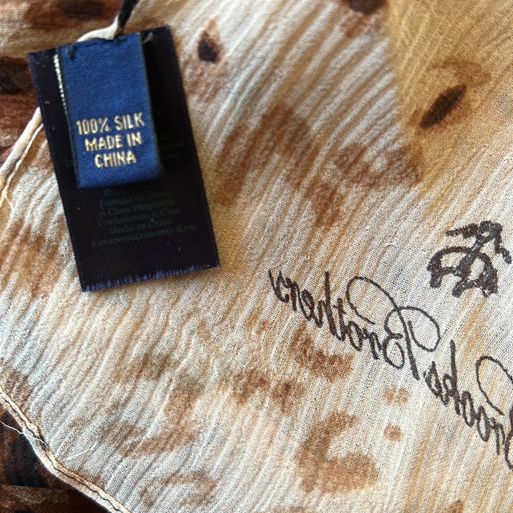 Silk leopard print scarf - Picture 5 of 7